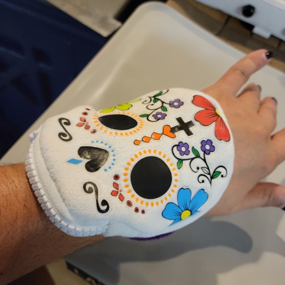 Sugar Skull Wristlet - Picture 3 of 4